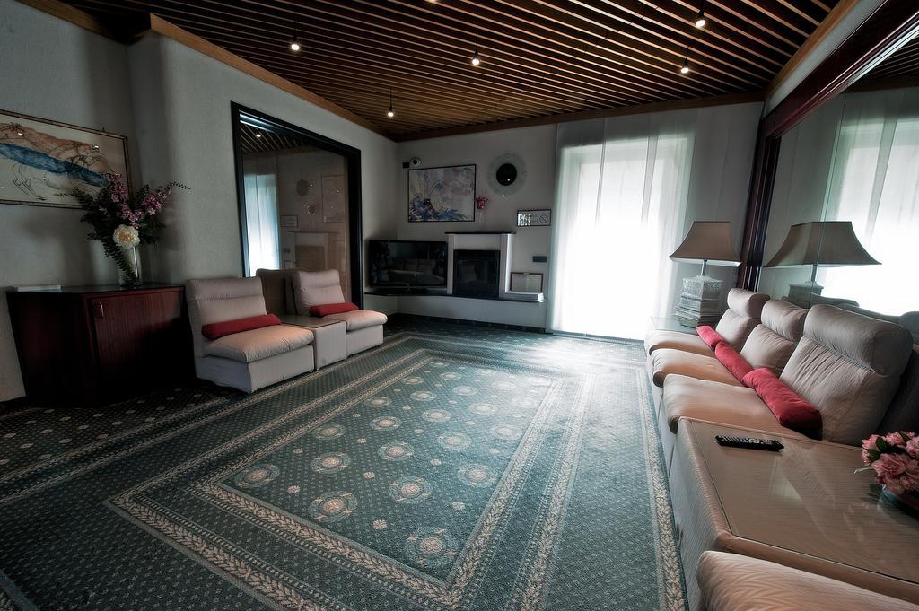 Hotel Michelangelo Biella Kültér fotó