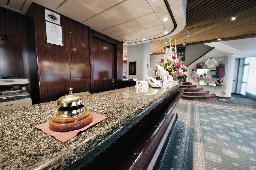 Hotel Michelangelo Biella Kültér fotó