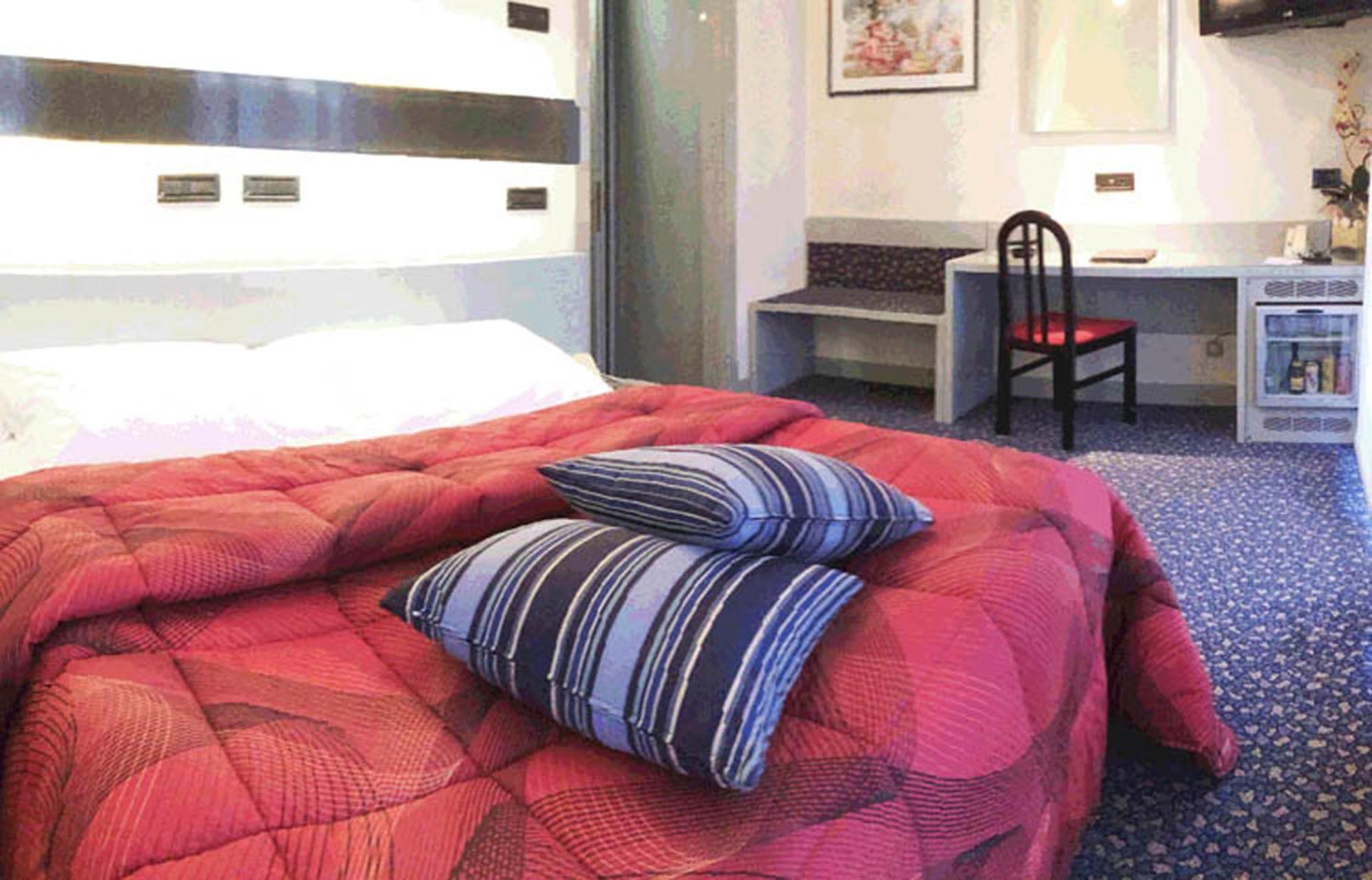 Hotel Michelangelo Biella Szoba fotó