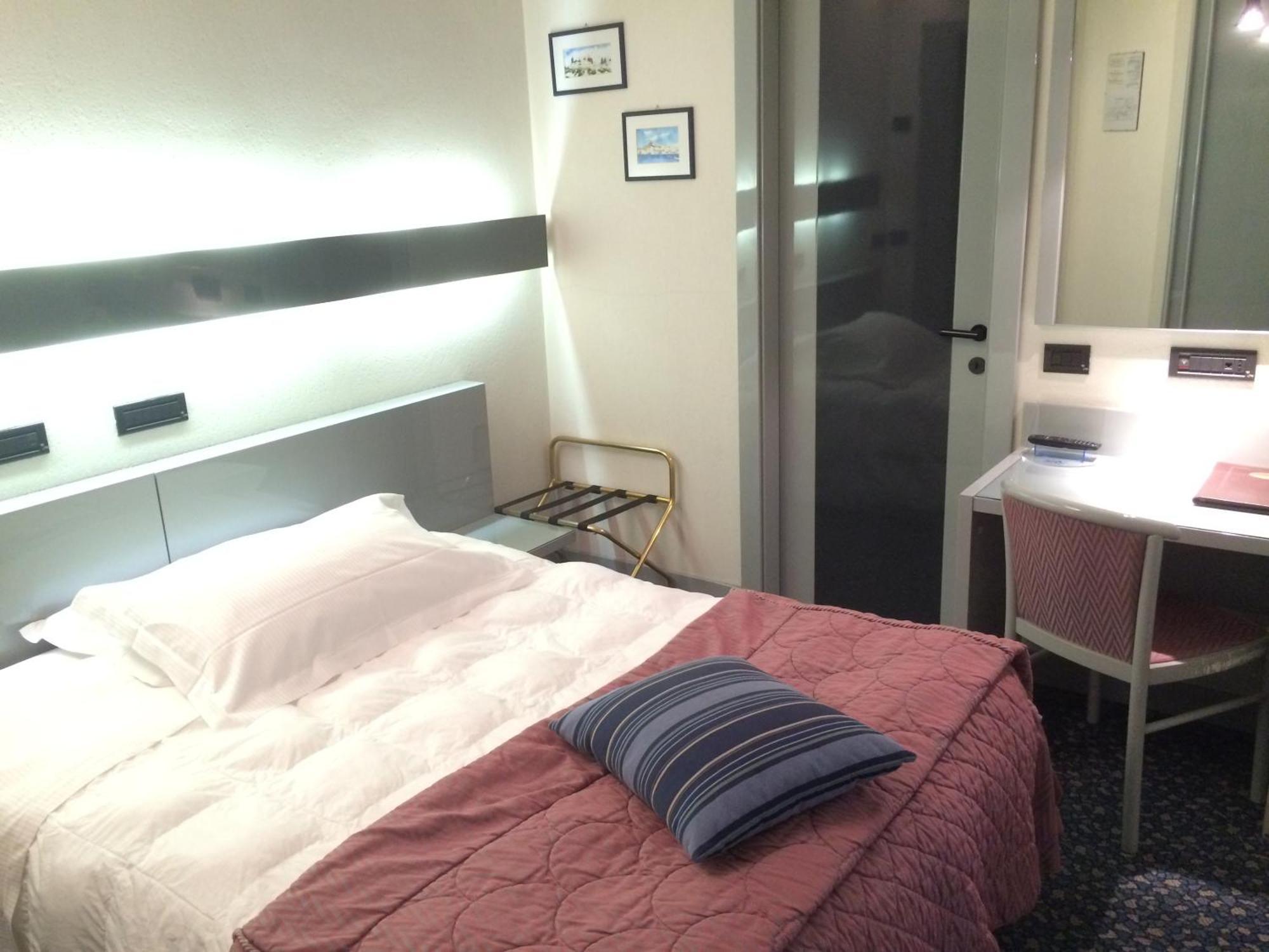 Hotel Michelangelo Biella Kültér fotó