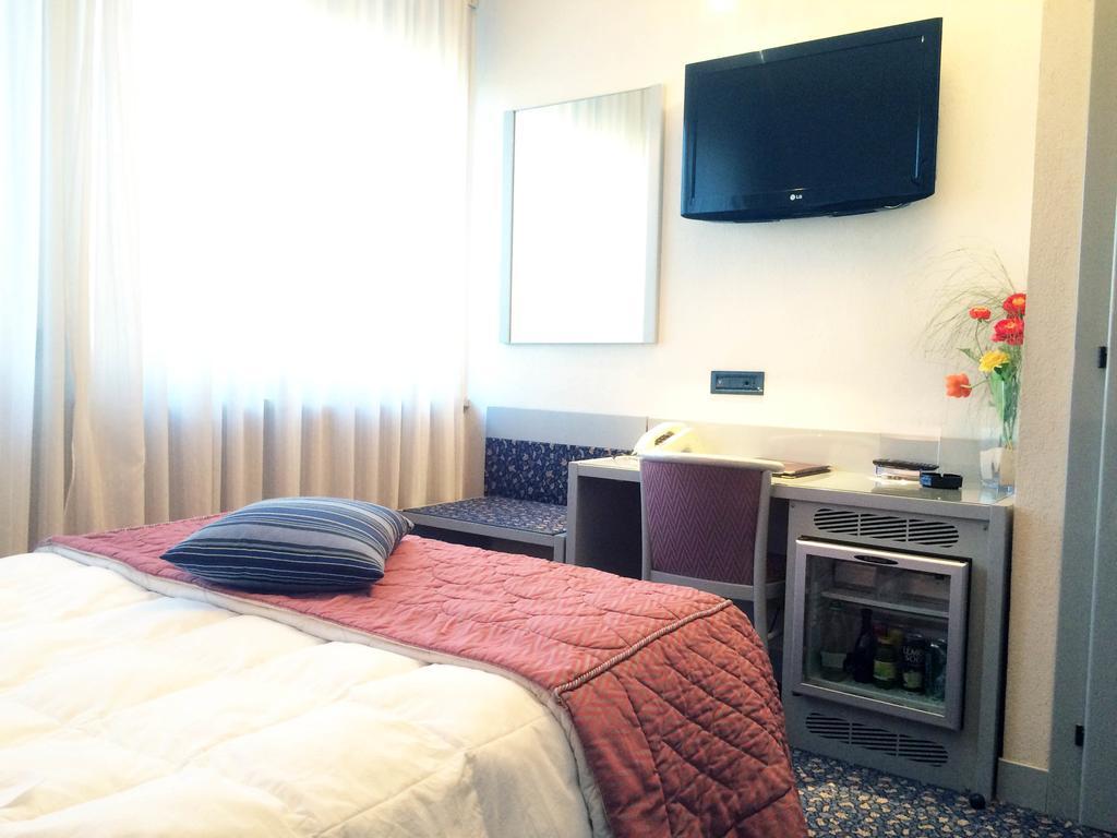 Hotel Michelangelo Biella Kültér fotó